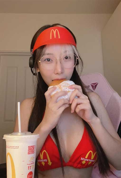 ประวัติส่วนตัวของคุณ ฮาย ศศธร