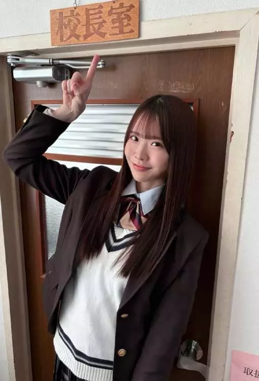 เส้นทางในวงการบันเทิงของ เอมิกะ ชิราคามิ